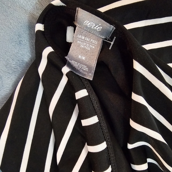 Aerie Black and White Striped One Piece Swimsuit Size M - Picture 10 of 10